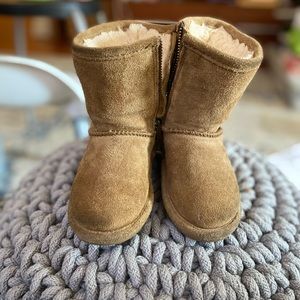 Bearpaw Eva Toddler Shearling Boot Zip Up sz 8